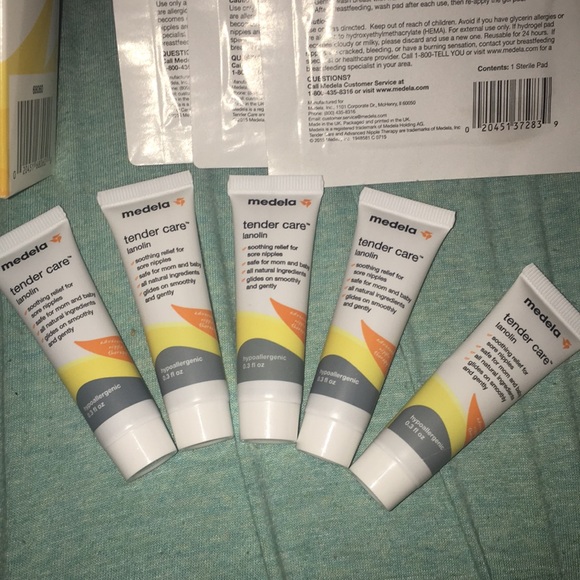 Medela nursing accessories (selling as a bundle) - Picture 5 of 5